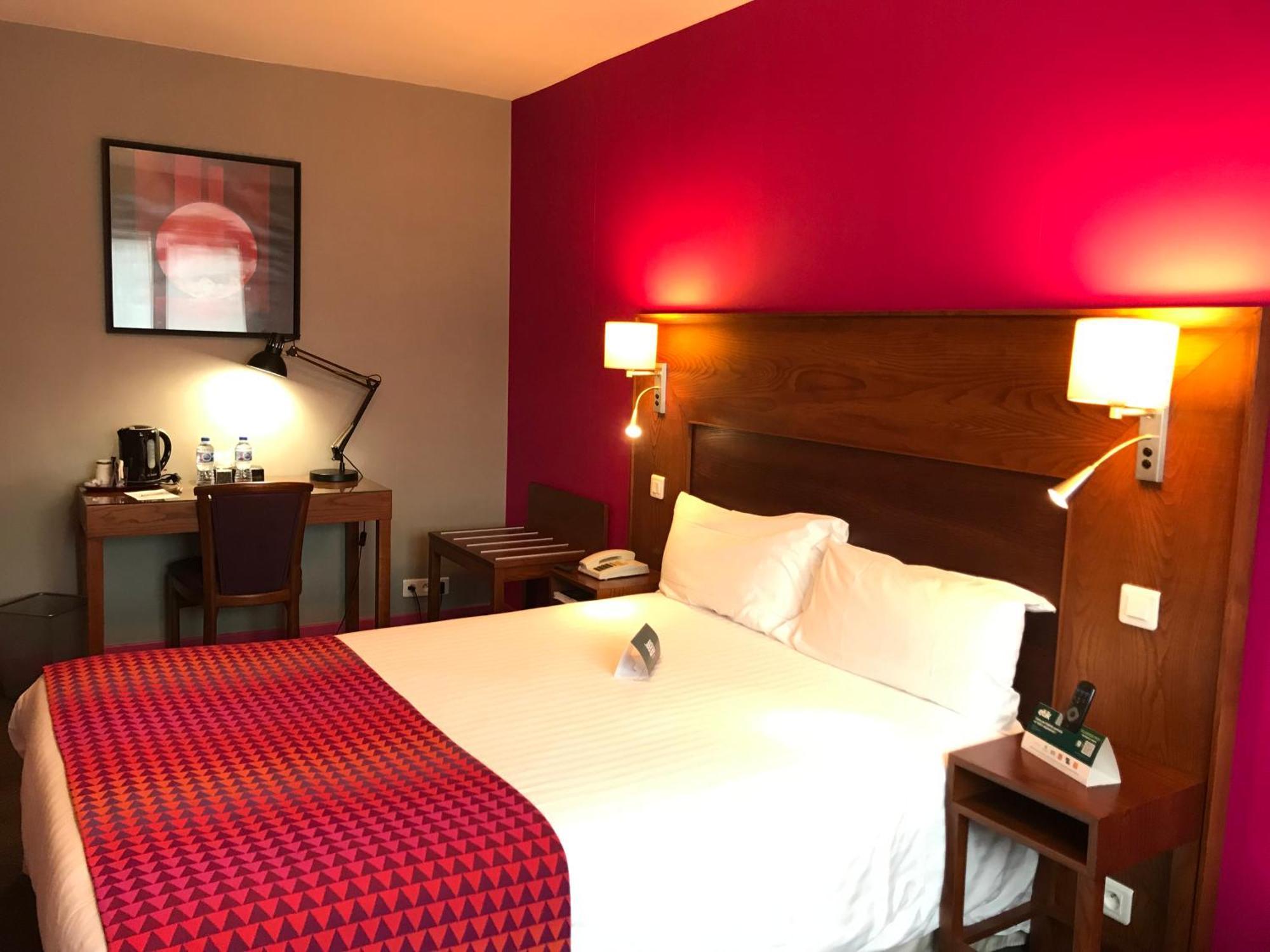Logis Hotel & Restaurant La Paix Le Nouvion-en-Thierache Luaran gambar