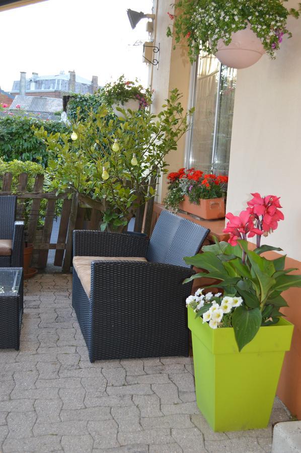 Logis Hotel & Restaurant La Paix Le Nouvion-en-Thierache Luaran gambar