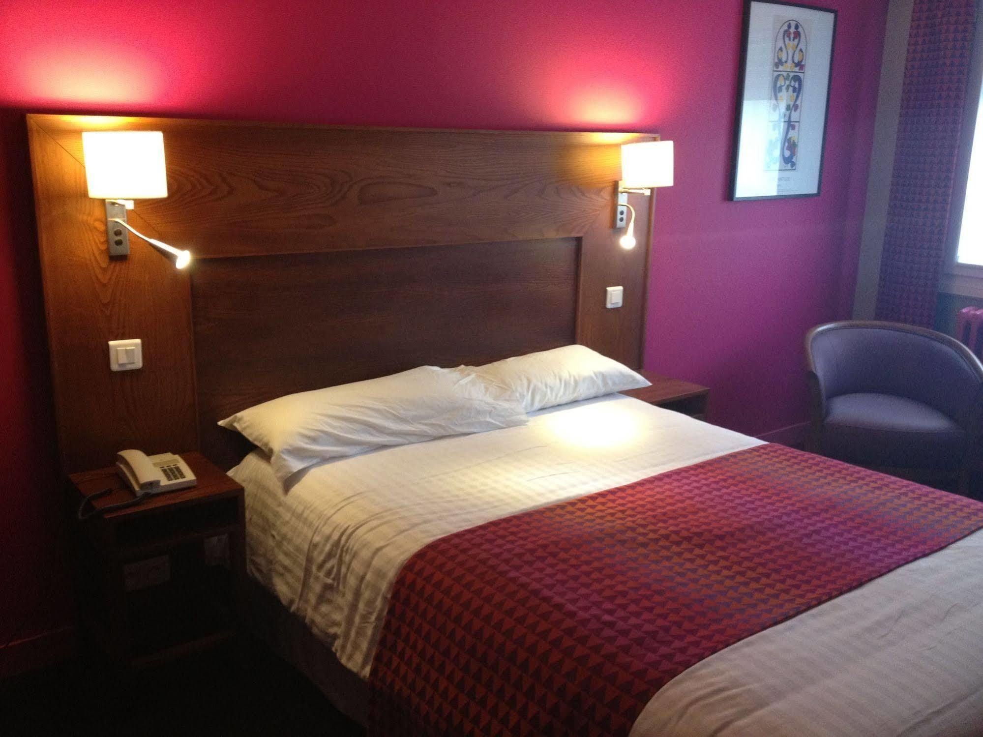 Logis Hotel & Restaurant La Paix Le Nouvion-en-Thierache Luaran gambar